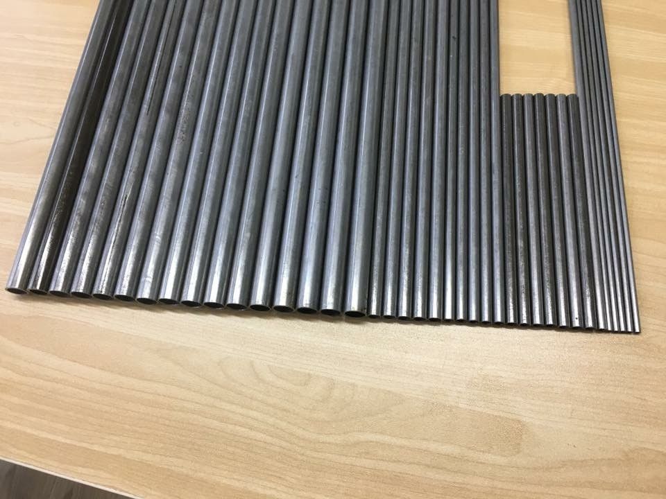 Petrleumの割れることのためのTORICH GB/T9948 12CrMoの継ぎ目が無い鋼鉄管の精密鋼鉄管