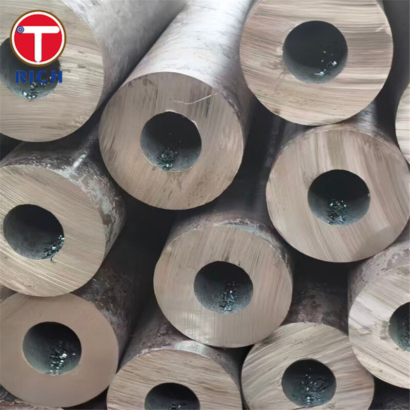 ASTM A213 合金鋼のシームレスパイプ 大直径厚壁ボイラーチューブ 交換器用